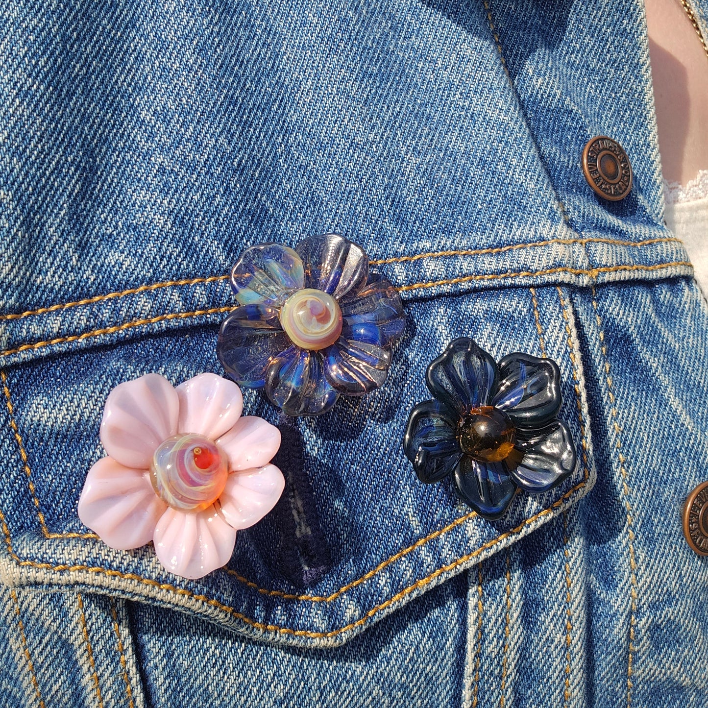Ripple Petal Flower Pin